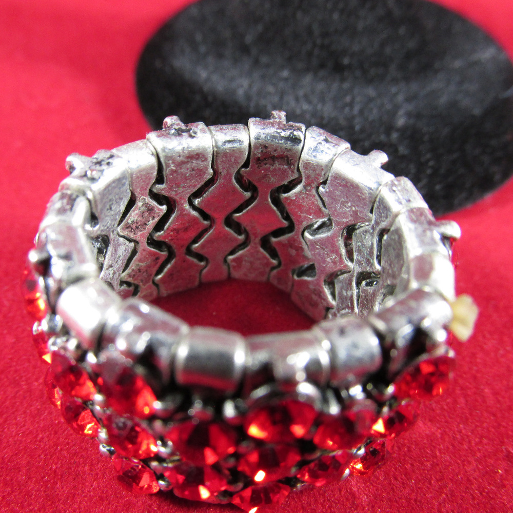 Ruby Rhinestone Stretch Ring - Picture 4 of 7